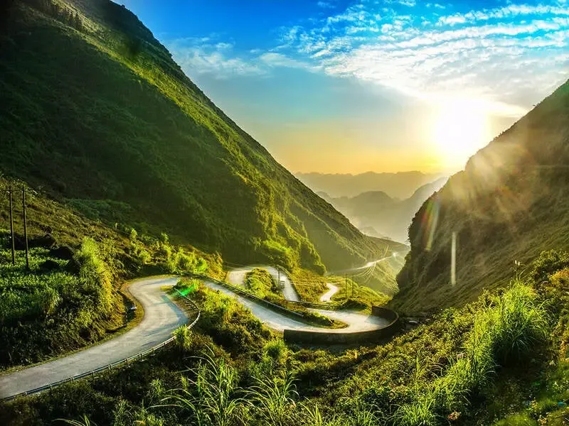 HÀ NỘI – HÀ GIANG – YÊN MINH - SÔNG NHO HUẾ - ĐỒNG VĂN